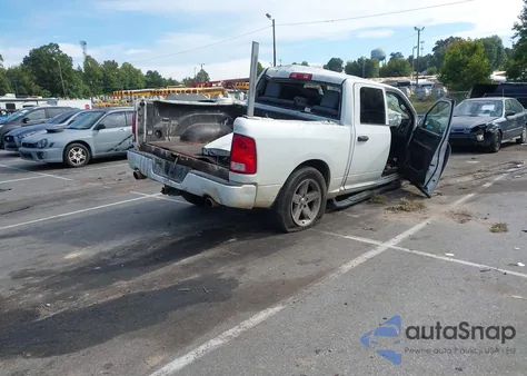 2017 Ram 1500 Express 4X4 5'7 Box z USA, uszkodzony, nr VIN 3C6RR7KT2HG595414